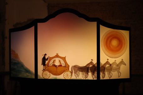 Mobiles Schattentheater Lys Soleil: Handgefertigte Schattenfiguren und Kulissen für eine besondere Märchenvorstellung in Kitas und Schulen